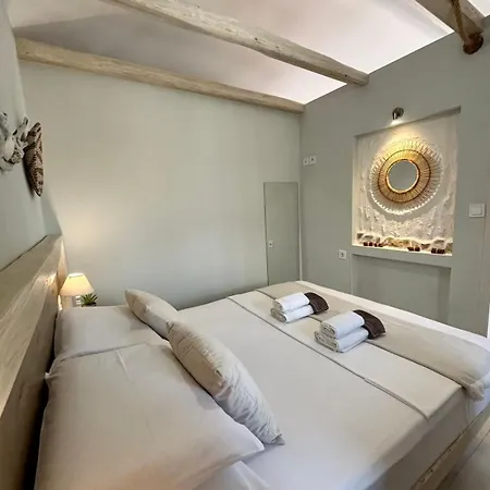 Kaldera Villa *